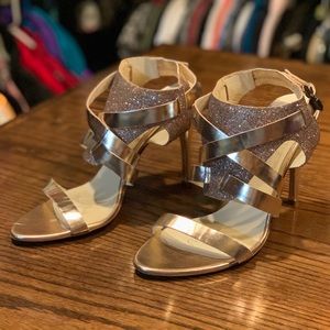 Vera Wang Lavender Metallic Garmin Glitter Sandal